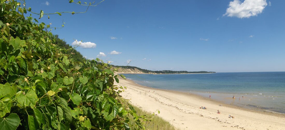 File:Cedarvillecapecodbay.jpg