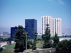 }Century City Medical Plaza, Los Ángeles (1968-1969), junto con Anthony J. Lumsden}