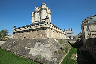Donjon du château de Vincennes, XIVe siècle.