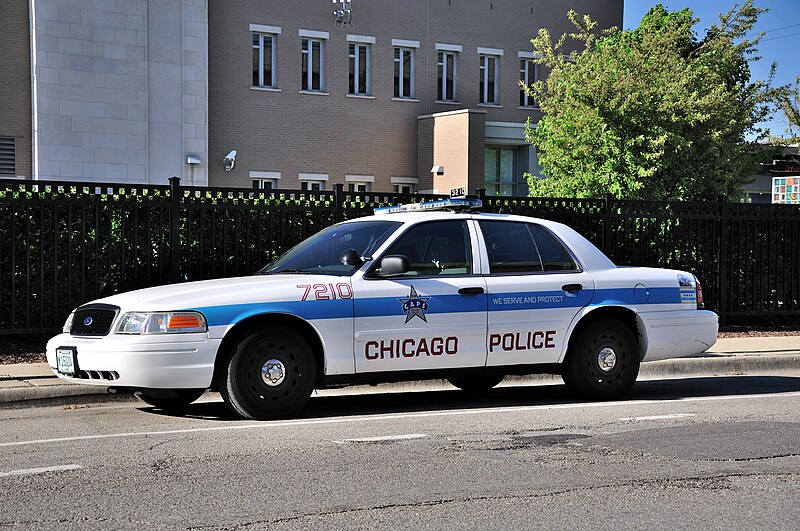 File:Chicago Police Cruiser Crown Victoria n°7210.jpg