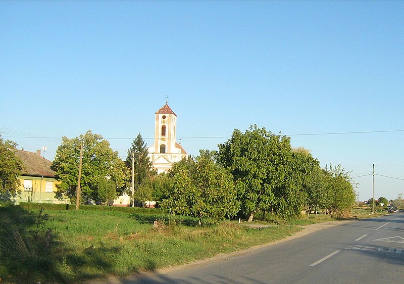 File:Church in Deč.jpg