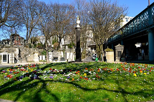 Cimetière de Montmartre in spring