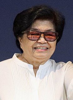 <span class="mw-page-title-main">Clarita Carlos</span> Filipina political scientist and academic