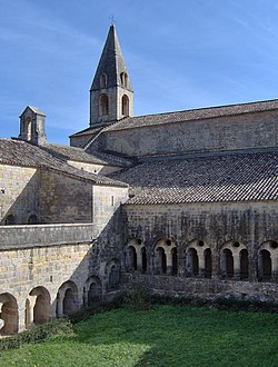 Cloister, Abbaye du Thoronet, Le Thoronet.JPG