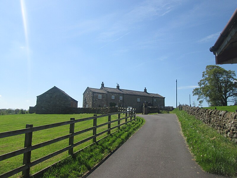 File:Cowgate Farm - geograph.org.uk - 3982322.jpg