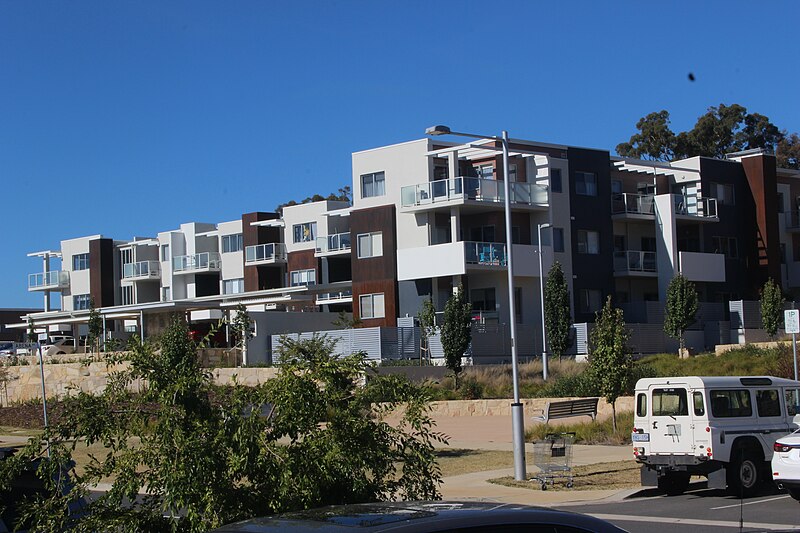 File:Crace housing 2015 2.JPG