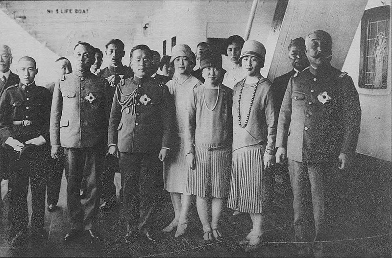 File:Crown Prince of Korea Yi Un in Port of Kobe 1928.jpg