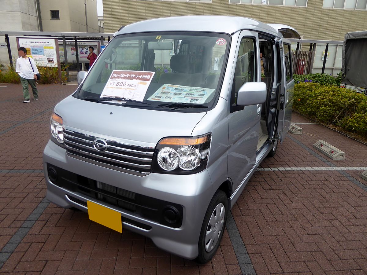 File Daihatsu Atrai Sloper With Rear Seat Aba S321g Front Jpg Wikimedia Commons