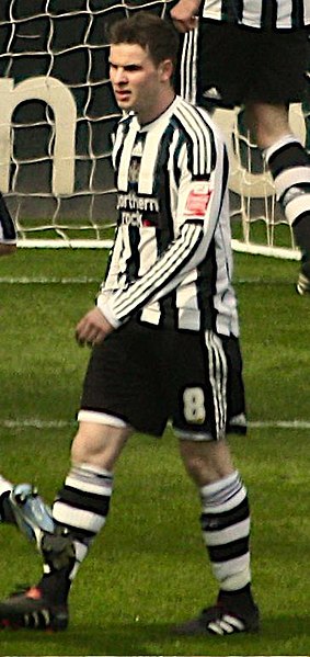 File:Danny Guthrie v Ipswich.jpg