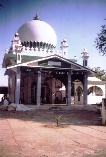 File:Dargah Murtuza Bijapur.jpg