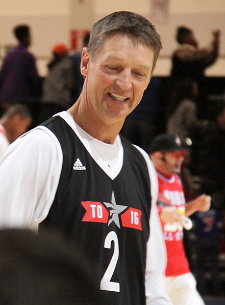 File:Detlef Schrempf (cropped).jpg