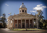 Die Vierde Raadsaal, Başkan Brand Street, Bloemfontein, Free State, Güney Afrika..jpg