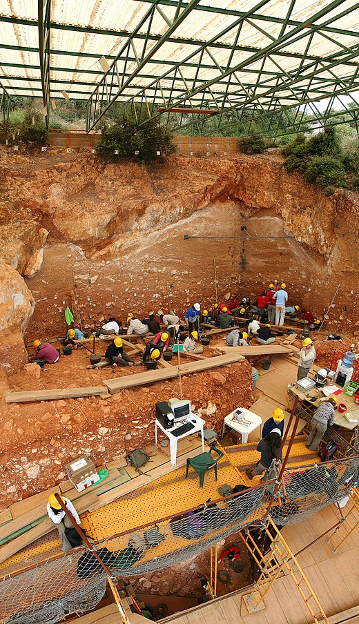 Graven naar resten van Homo heidelbergensis in de 'Gran Dolina' in Atapuerca, Spanje