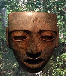 Stone mask from Teotihuacan, 200-500 CE, in the pavilion Dumbarton Oaks.JPG