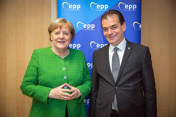 Orban with German Chancellor Angela Merkel with in the EPP Summit in Sibiu, 9 May 2019