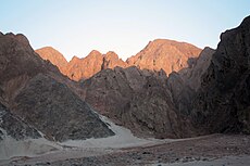 Eastern-desert-mountain-range-Qena.jpg