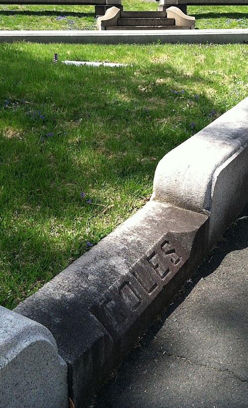 Coles' grave