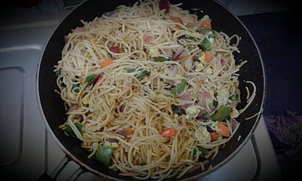 Kolkata style egg chow mein