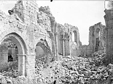 Fichier:Eglise_(ruines)_-_Vue_intérieure_de_la_nef_vers_le_nord-est_-_Saint-Souplet-sur-Py_-_Médiathèque_de_l'architecture_et_du_patrimoine_-_APMH00022397.jpg