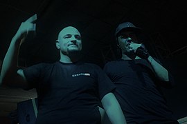 Eiffel 65 (2016; à esquerda Jeffrey Jey, à direita Maurizio Lobina)