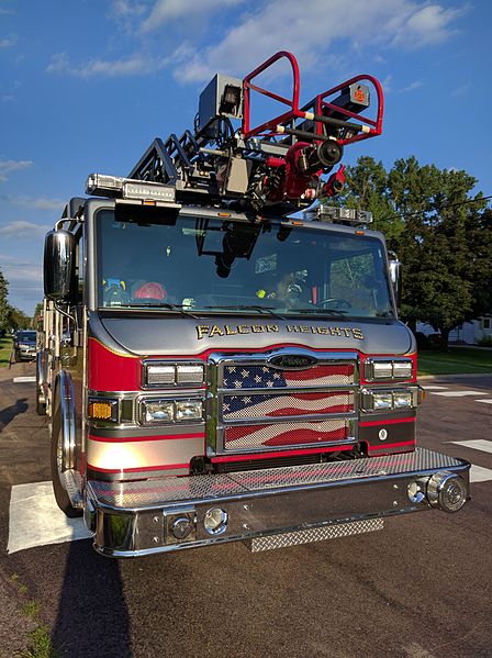 File:Falcon Heights Fire Department - Ladder 757 - parked on street 04.jpg