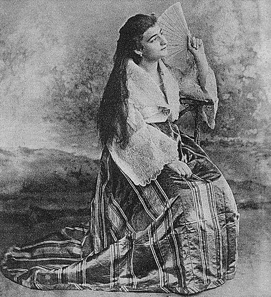 File:Filipino woman 2.jpg