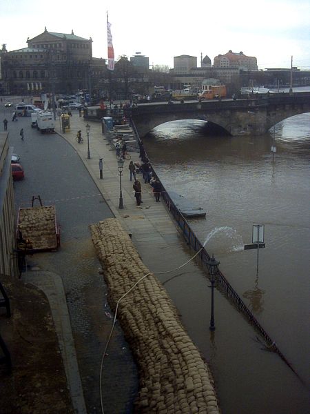 File:Flood dresden april2006 007.jpg