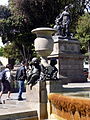 Català: Font dels Sis Putti. Pl. Catalunya (Barcelona). Escultor: Miquel Paredes. Material: bronze. 1926. This is a photo of public art indexed in the cataloge Art Públic of Barcelona (Spain) under the code number 2801-1 (prefixed with territorial id: 08019/2801-1) Object location 41° 23′ 13.31″ N, 2° 10′ 15.17″ E  View all coordinates using: OpenStreetMap