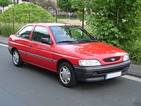 Ford-Escort-Limousine-2-turig-Modell-1993.jpg