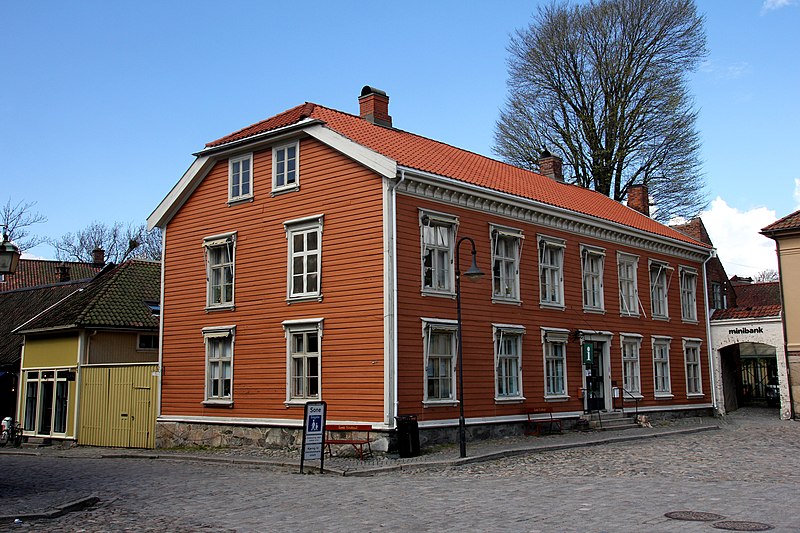 File:Fredrikstad Gamlebyen house - panoramio (1).jpg