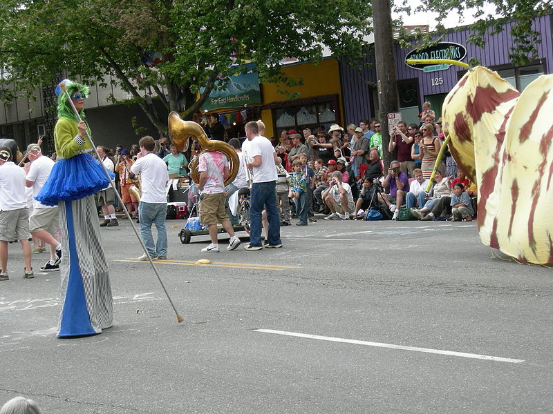 File:Fremont Solstice Parade 2007 - small band & striped caterpillar 02.jpg