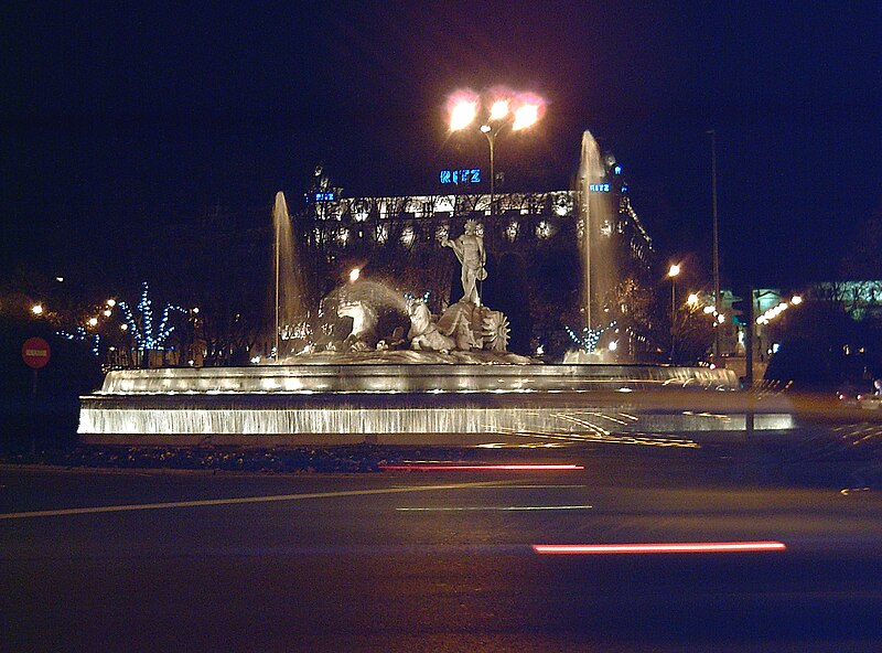 File:Fuente de Neptuno (Madrid) 03.jpg