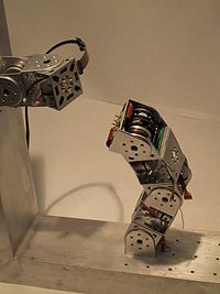 Polybot G3 Modular self-reconfigurable robot G3dock.jpg