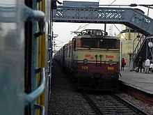 Gaya bog'langan (12398) Mahabodhi Express.jpg