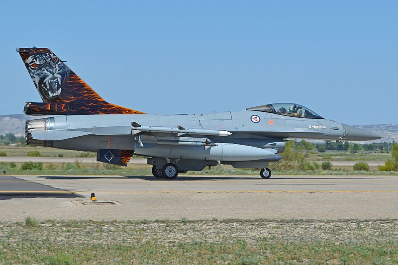 File:General Dynamics F-16AM ‘664’ (30888207334).jpg