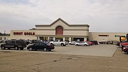 The former Giant Eagle at Northern Lights. Note the parking lot being better maintained in front of the store compared to the empty storefronts. GiantEagleNorthernLights.jpg