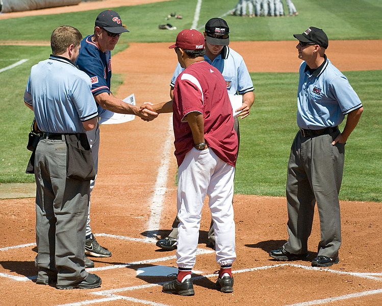 File:Gonzaga Univ Bulldogs @ LMU Lions.jpg