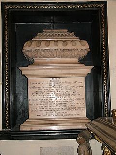 Sarcophagal urn of the presumed bones of Edward V and his younger brother, Richard of Shrewsbury, Duke of York, in Westminster Abbey Grab Edward V.jpg