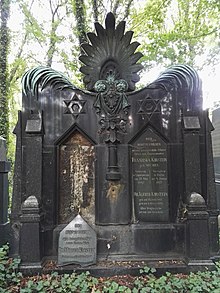 Tartu von Moritz und Alfred Kirstein Jüd Friedhof Berliin weißensee.jpg