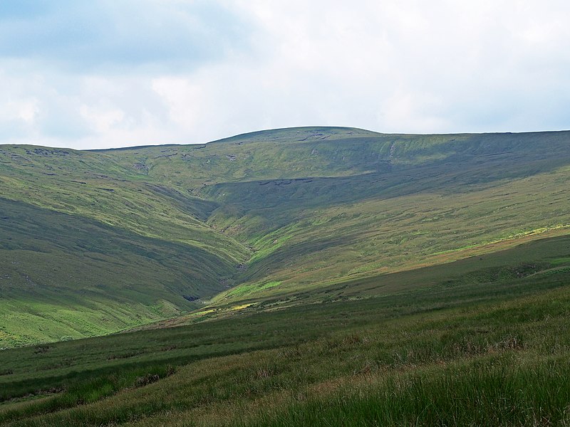 File:Great-Shunner-Fell-NE.jpg