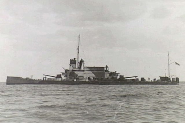 Insect-class HMS Ladybird (with larger-calibre guns installed in 1939)