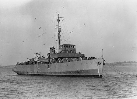 HMS_Plover_(M26)