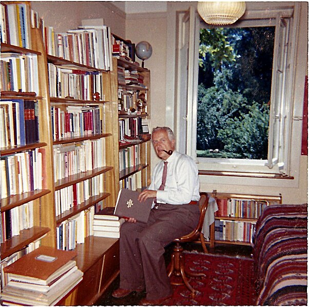 File:Hans Martin Sutermeister at home, aug. 1961.JPG