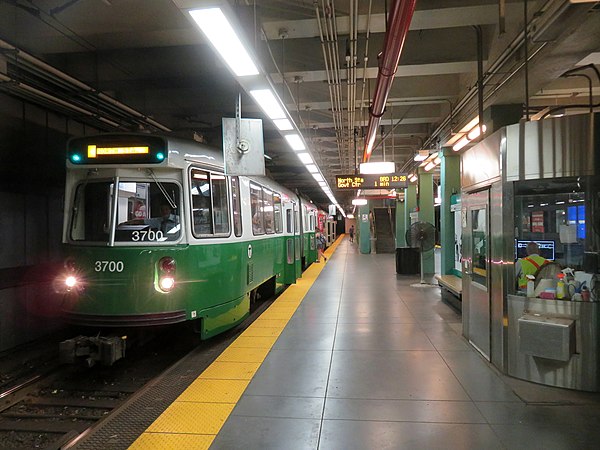 An inbound train at Kenmore station in July 2019