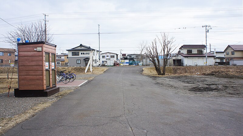 File:JR Muroran-Main-Line Kita-Yoshihara Station South Exit Station square.jpg