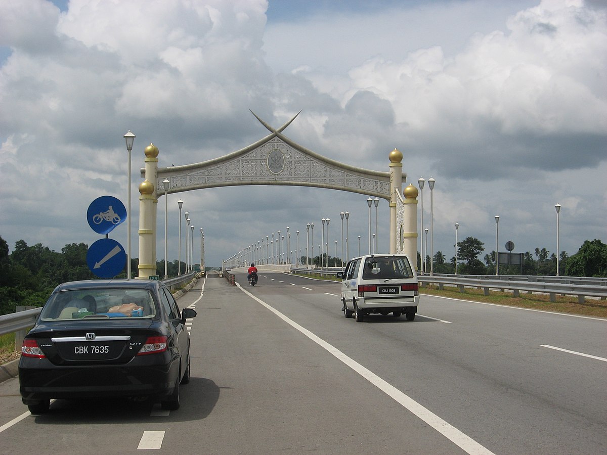 Sultan Ahmad Shah II Bridge