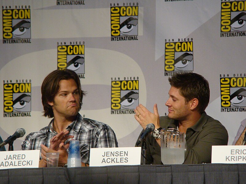 File:Jared Padalecki & Jensen Ackles (4851982389).jpg