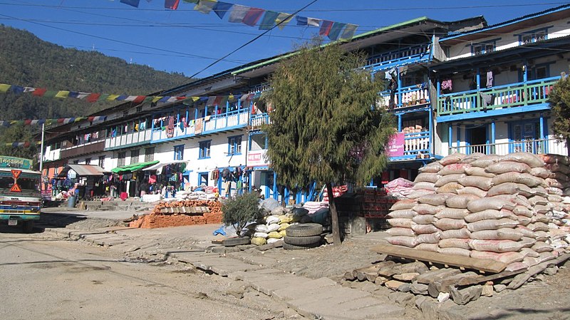 File:Jiri- Gateway to the Everest - panoramio.jpg