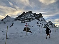Jungfrau: Geografi, Pariwisata, Rute pendakian