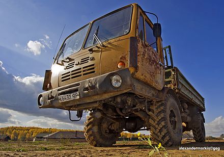 KAZ-4540 camion agricolo forestale off road 4x4 russo 440px-KAZ_4540_%28Kolhida%29_%2815347091889%29